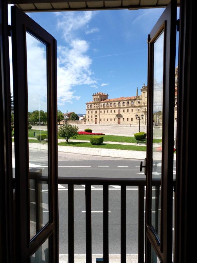 Hostal Medievo Monforte De Lemos Buitenkant foto